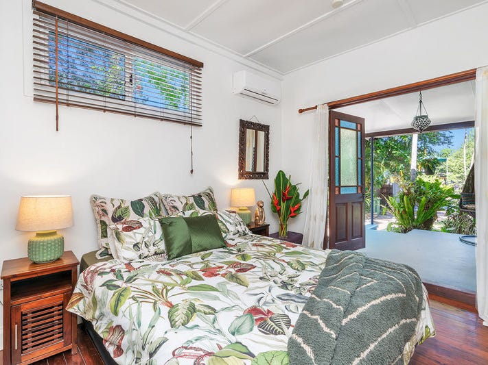 Lovingly renovated beachside tropical oasis. 13