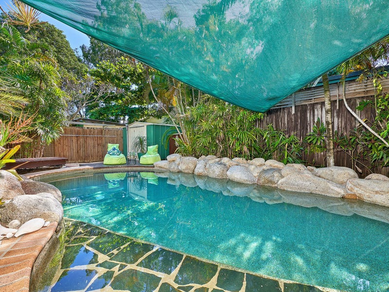 Lovingly renovated beachside tropical oasis. 16