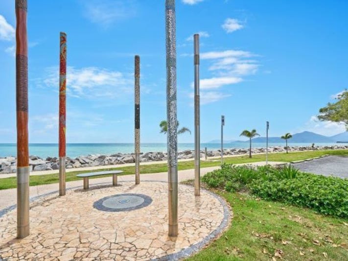 Lovingly renovated beachside tropical oasis. 21