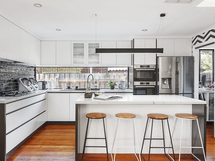 Beautifully renovated family home 6
