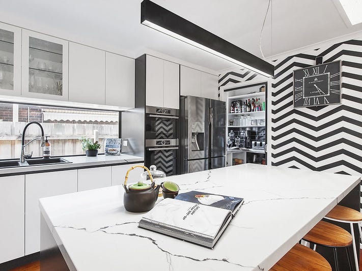 Beautifully renovated family home 9