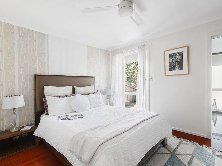 Beautifully renovated family home 11
