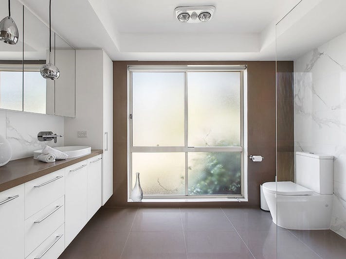 Beautifully renovated family home 14