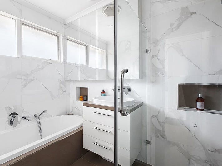 Beautifully renovated family home 20