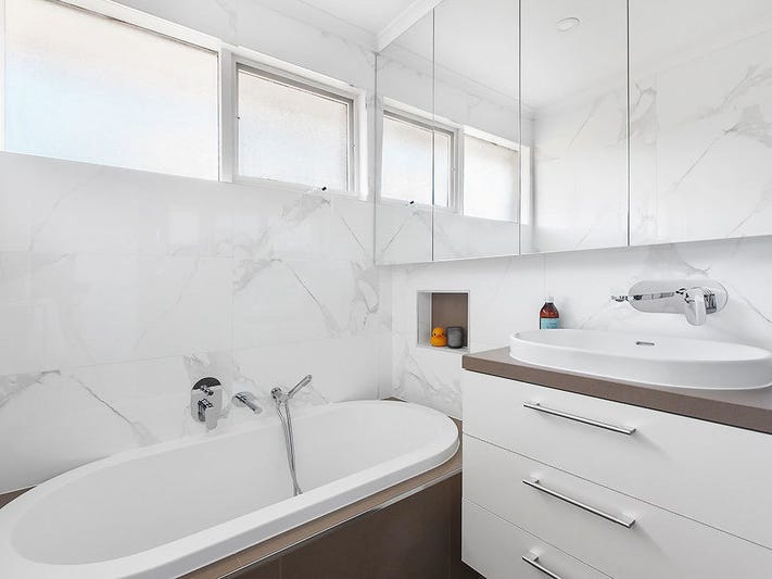 Beautifully renovated family home 21