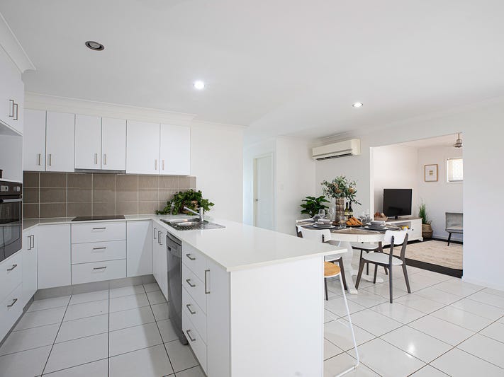 Modern home in sought after 5