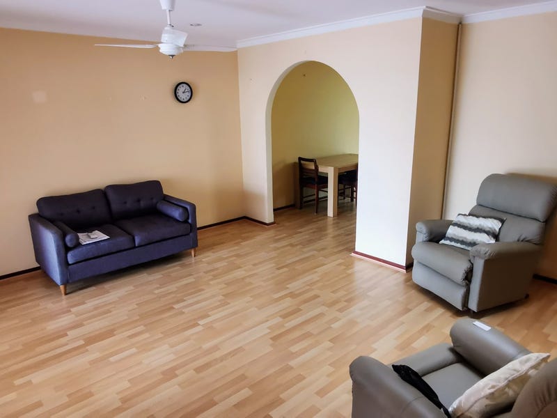 Perfectly located in Quiet Street 5