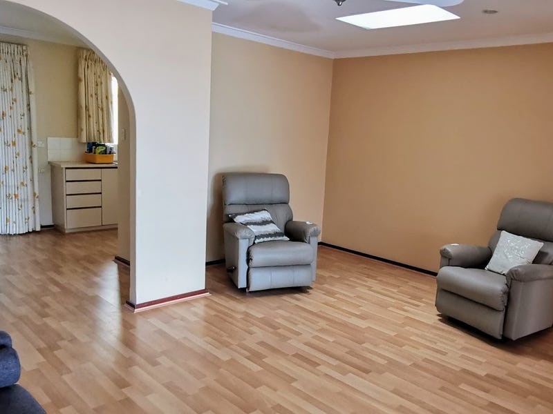 Perfectly located in Quiet Street 6