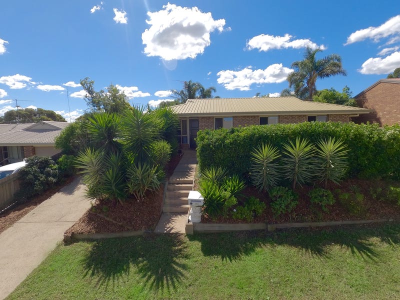 Freshly Renovated with Large Backyard 19