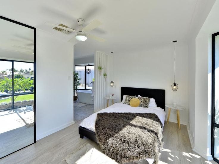 Modernised Hampton’s feel 4 bedroom 4