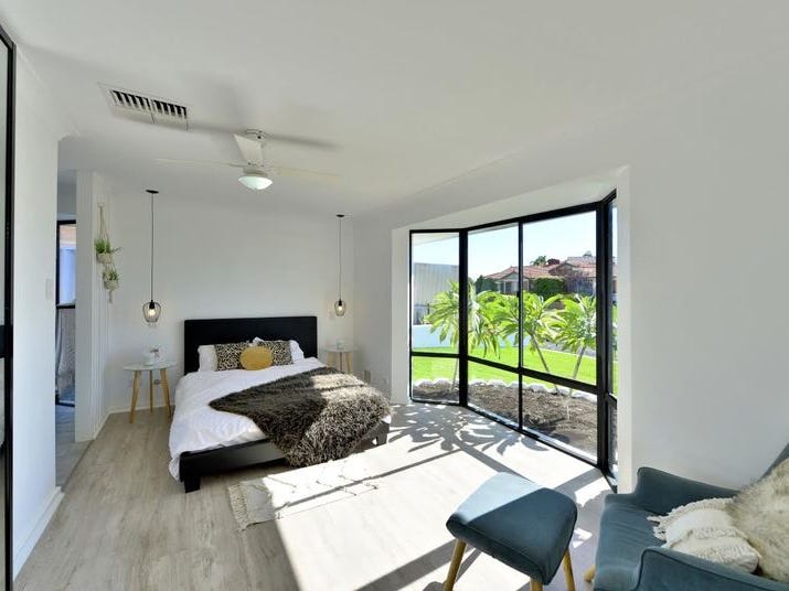 Modernised Hampton’s feel 4 bedroom 5