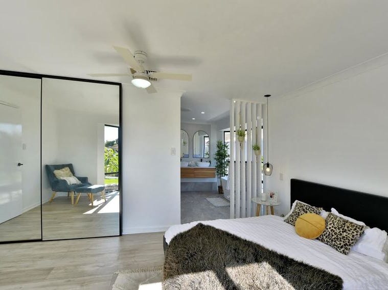 Modernised Hampton’s feel 4 bedroom 6