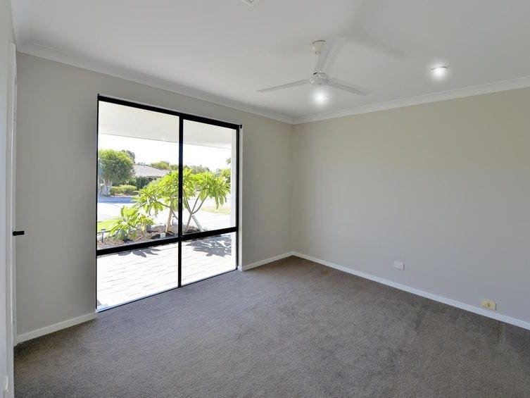 Modernised Hampton’s feel 4 bedroom 11