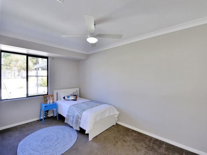 Modernised Hampton’s feel 4 bedroom 12