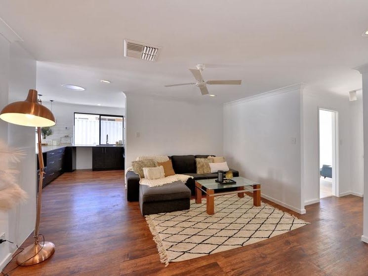 Modernised Hampton’s feel 4 bedroom 16