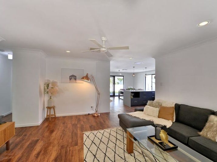 Modernised Hampton’s feel 4 bedroom 20