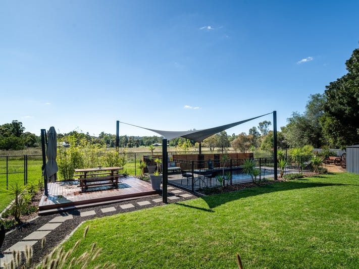 BACKYARD RETREAT 4