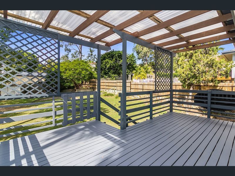 Offer over $550,000 Calling all 5