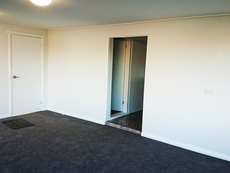 3 Bedroom Family Home 11