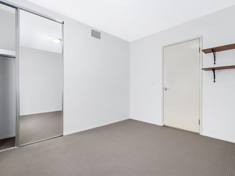 Fully Refurbished 2 Bedroom, 2 9