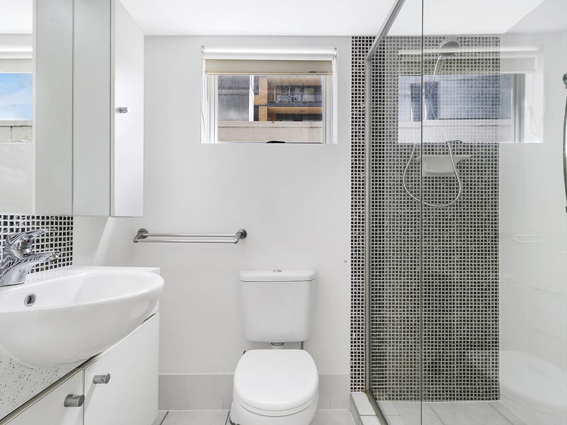 Fully Refurbished 2 Bedroom, 2 10