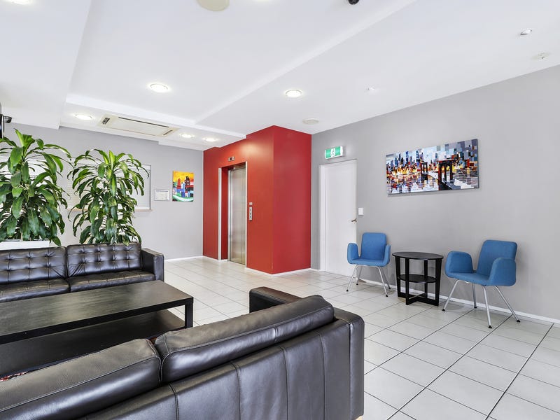 Fully Refurbished 2 Bedroom, 2 13