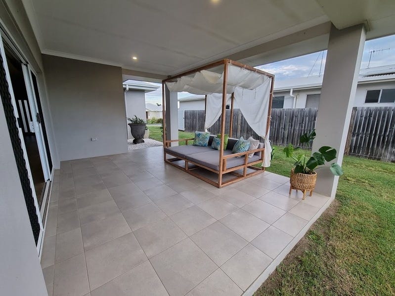 Quality home with HUGE shed 8
