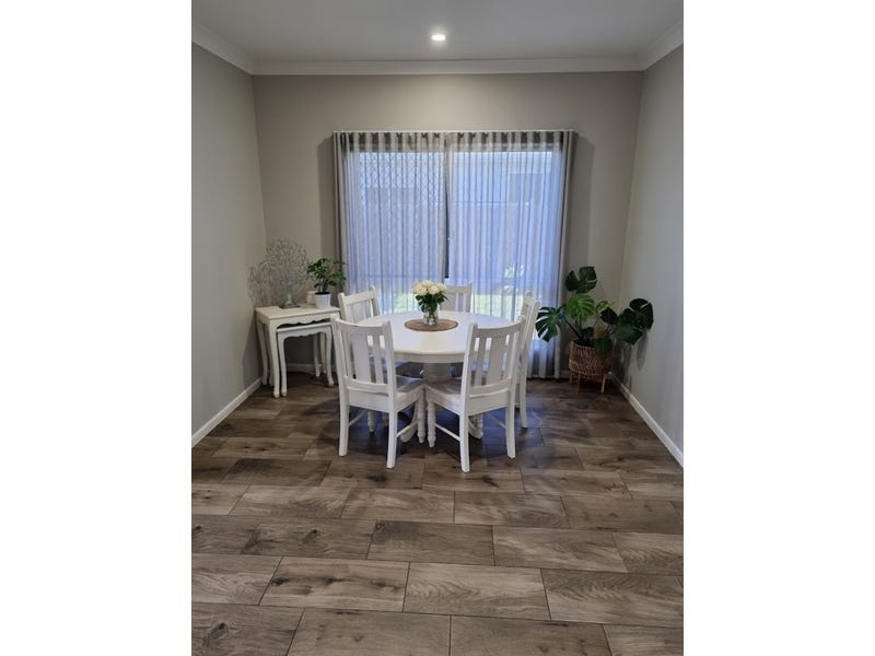 Quality home with HUGE shed 9