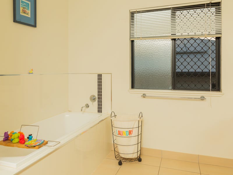 Large modern four-bedroom family home 14
