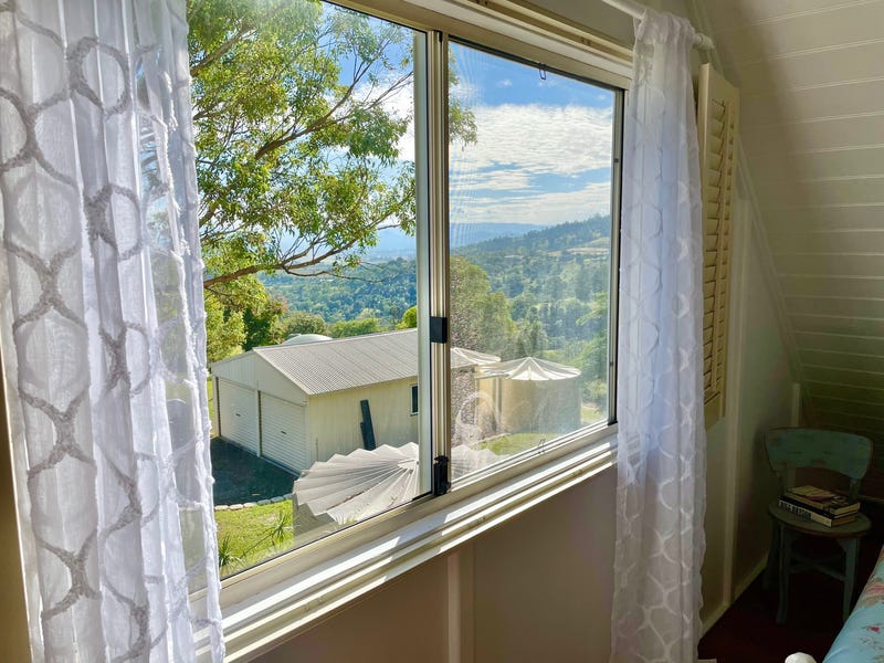 TREE CHANGE with magnificent views 27