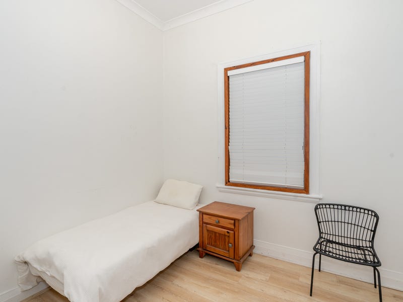 Two bedrooms apartment plus a 24