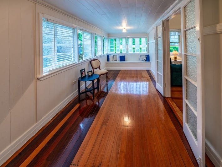 Brisbane beachside Queenslander 11