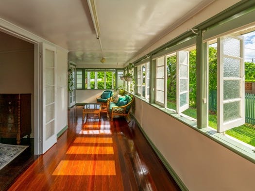 Brisbane beachside Queenslander 13