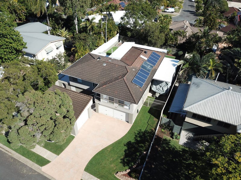 Unique and Spacious Family Home 23