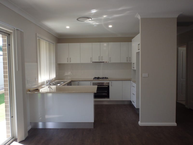 Recently built modern unit offers 5