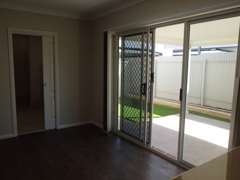 Recently built modern unit offers 8
