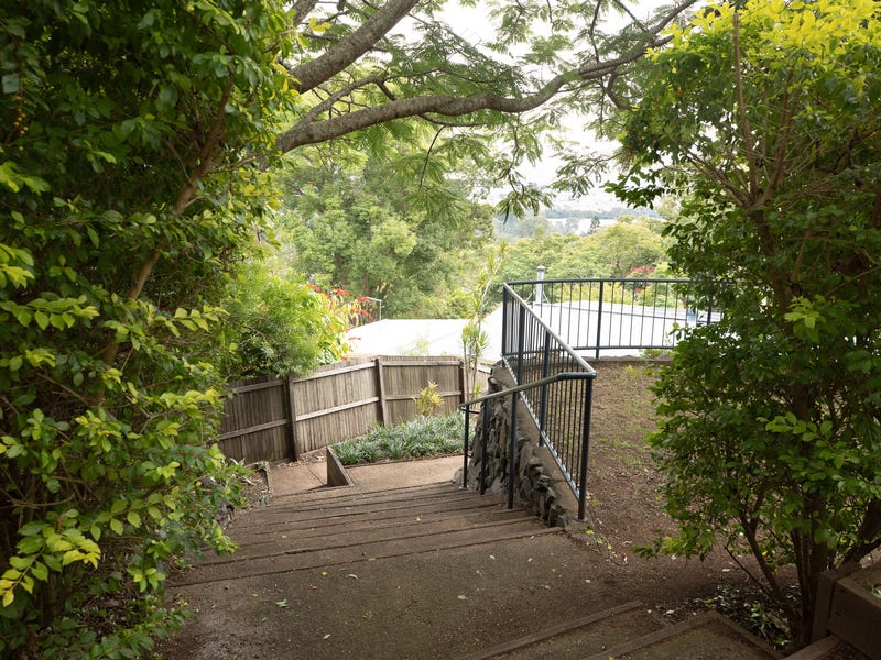 PRIVACY, VIEWS, SURROUNDED BY NATURE, 32