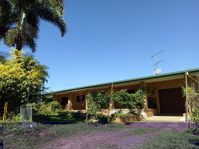 Solid family home, with good soil and beautiful mountain views