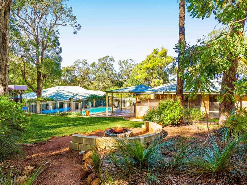 HILLSIDE RETREAT AND ENTERTAINER’S DELIGHT! 2