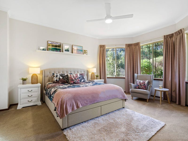 HILLSIDE RETREAT AND ENTERTAINER’S DELIGHT! 5