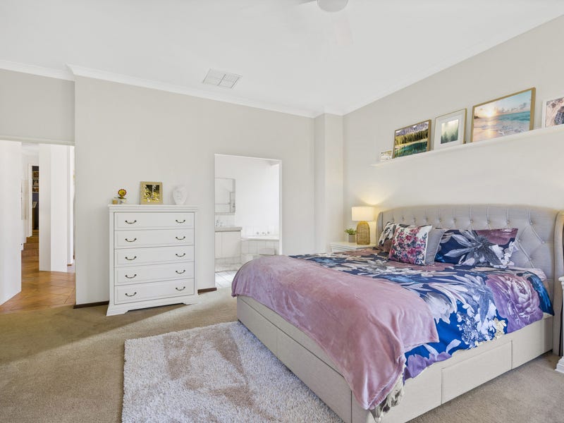 HILLSIDE RETREAT AND ENTERTAINER’S DELIGHT! 6
