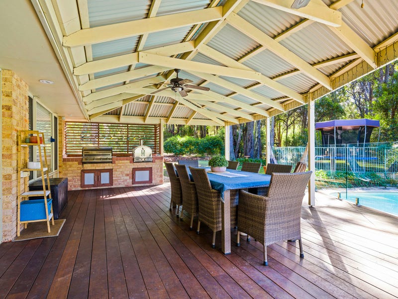 HILLSIDE RETREAT AND ENTERTAINER’S DELIGHT! 26