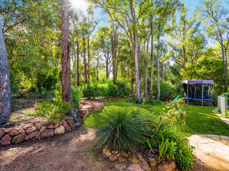 HILLSIDE RETREAT AND ENTERTAINER’S DELIGHT! 30