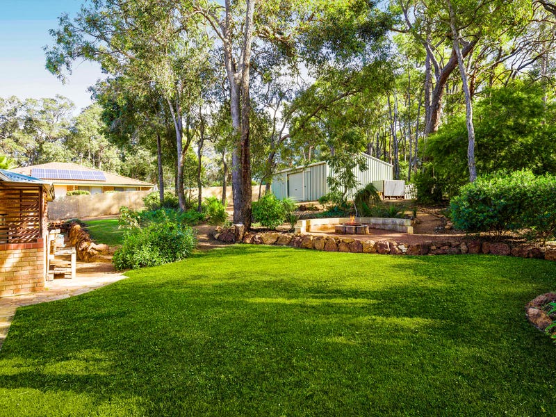 HILLSIDE RETREAT AND ENTERTAINER’S DELIGHT! 31