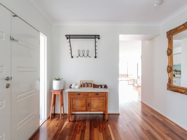 Immaculate living in Alamanda College 5