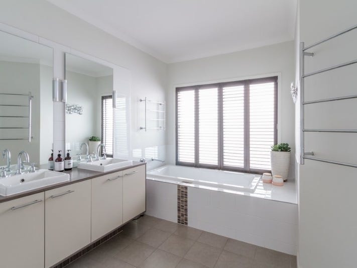 Immaculate living in Alamanda College 9