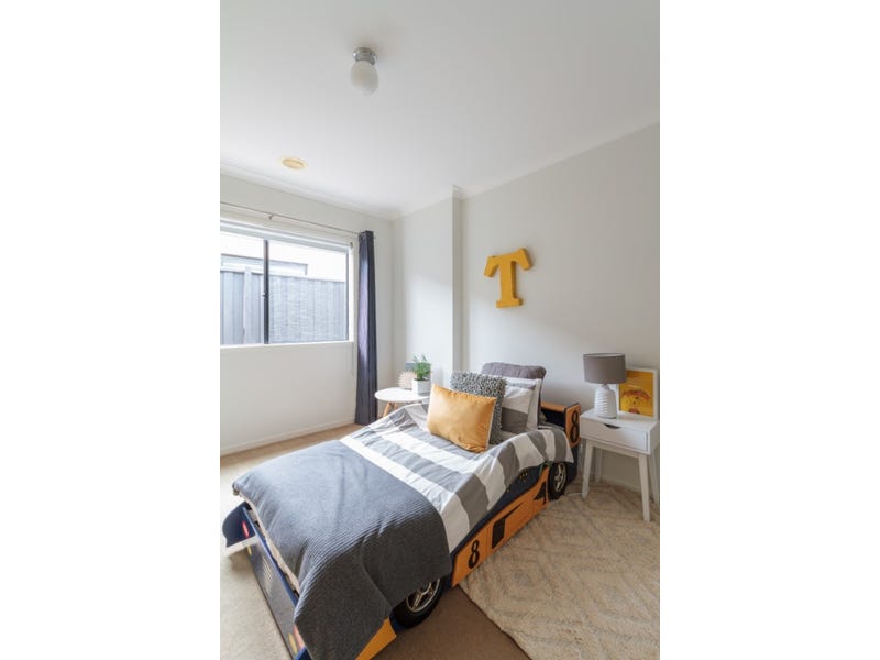 Immaculate living in Alamanda College 20