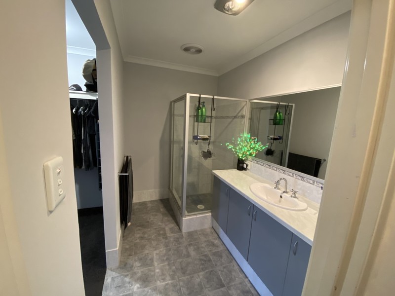 4×2 family home with huge 5