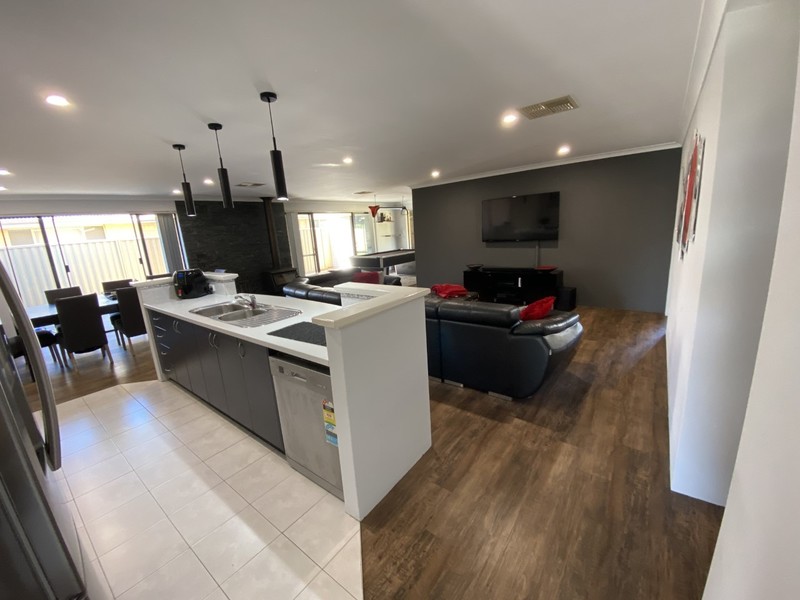 4×2 family home with huge 6