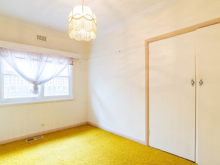 For Sale  3 Bed 13